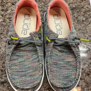 Hey Dudes youth size 1 ladies size 2